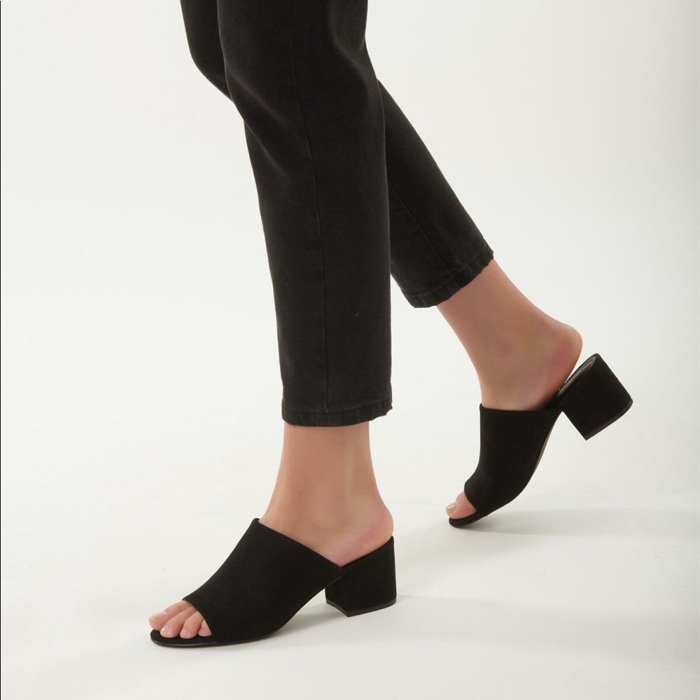 Madden Girl Lorna Black Suede Slippers/Sandals in size 6.5
